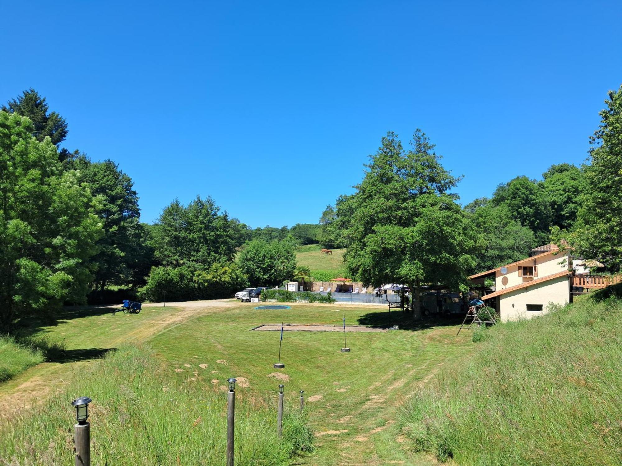 Moulin Du Pommier Glamping & Campsite *